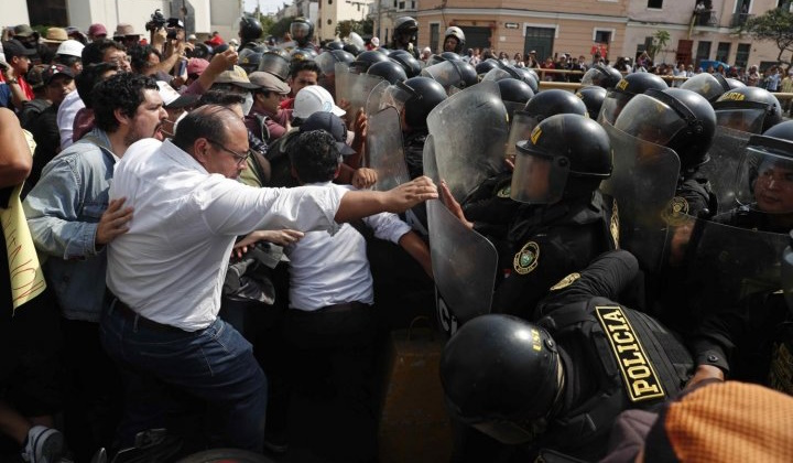 Perù, più di 200 arresti nello sgombero dell’università di Lima